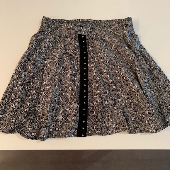 Black/White Pattern Miniskirt - Picture 1 of 2